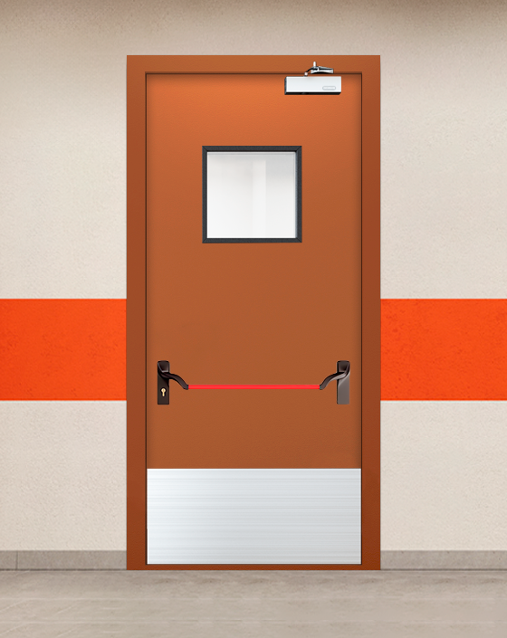 Противопожарная однопольная коричневая дверь EIW 60 с ручкой антипаника, квадратным окном, широким отбойником