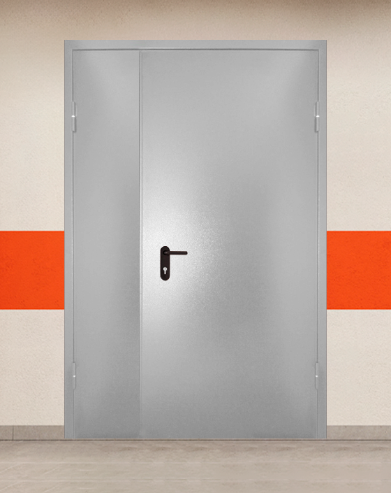 Противопожарная полуторная серая дверь порошковым напылением EIS 45 без доводчика