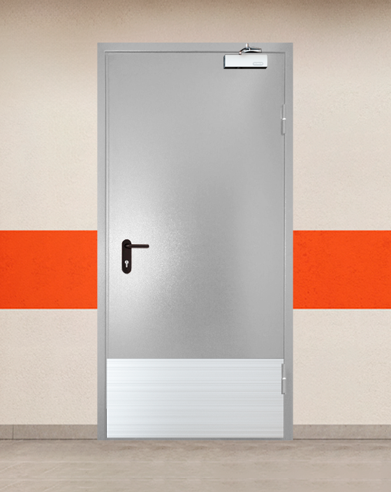 Противопожарная однопольная серая дверь порошковым напылением EI 45 с широким отбойником