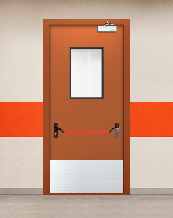 Противопожарная однопольная коричневая дверь EIW 60 с ручкой антипаника, прямоугольным окном, широким отбойником